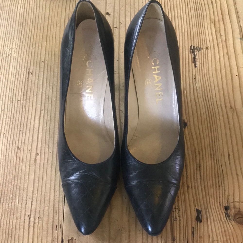 Chanel black pumps